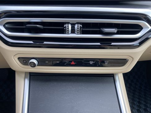 Used 2024 BMW 330i xDrive Sedan w/ Convenience Package image 21