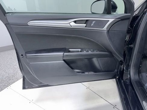 Used 2019 Ford Fusion SE AWD/4WD image 10