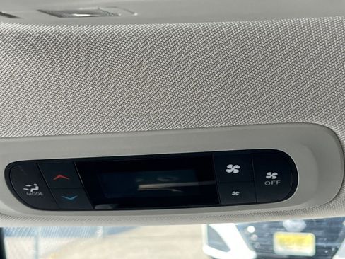 Used 2023 Chrysler Voyager LX image 25