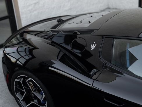 Used 2022 Maserati MC20 Coupe image 10