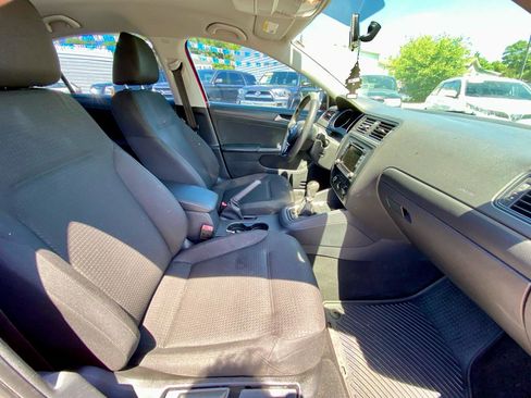 Used 2015 Volkswagen Jetta S FWD image 8