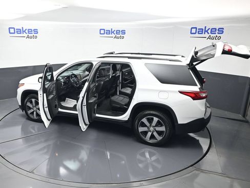 Used 2020 Chevrolet Traverse LT w/ LT Premium Package FWD image 61