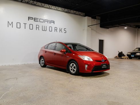 Used 2012 Toyota Prius Three image 2