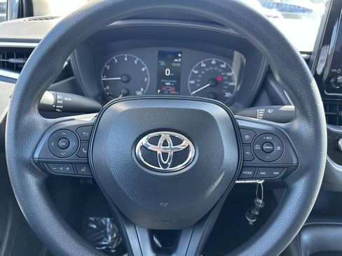 Used 2025 Toyota Corolla LE image 22