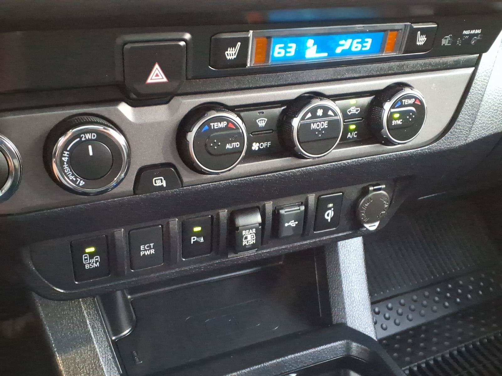 Certified 2023 Toyota Tacoma TRD Off-Road w/ TRD Premium Off Road Package AWD/4WD image 18