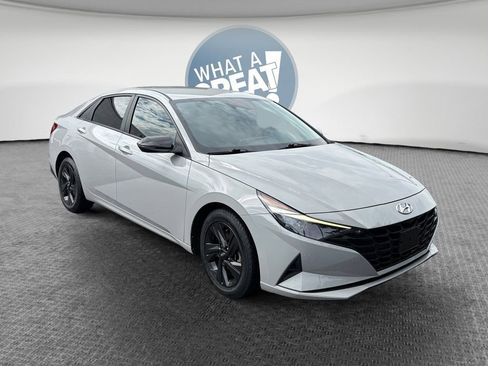 Used 2021 Hyundai Elantra SEL FWD image 1