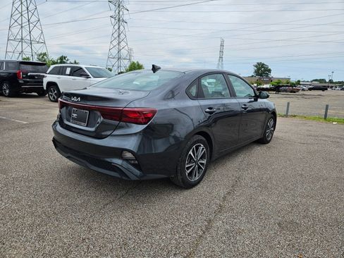 Used 2024 Kia Forte LXS FWD image 6
