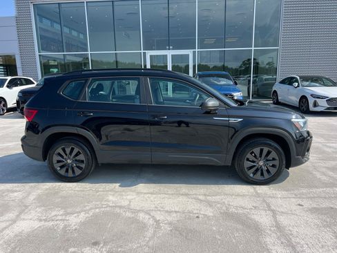 Used 2022 Volkswagen Taos S FWD image 4