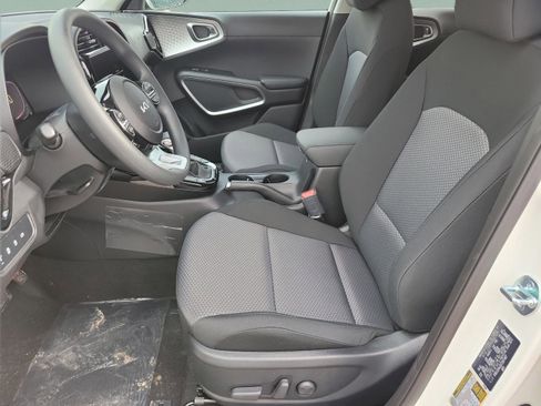 New 2025 Kia Soul S image 10