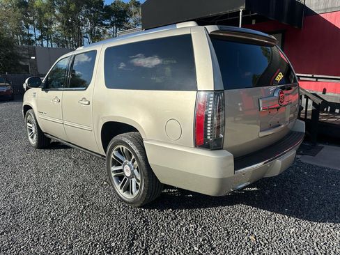 Used 2013 Cadillac Escalade ESV Premium image 5