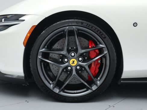 Certified 2025 Ferrari Roma Spider RWD image 41