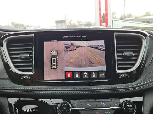 New 2026 Chrysler Pacifica Select image 39