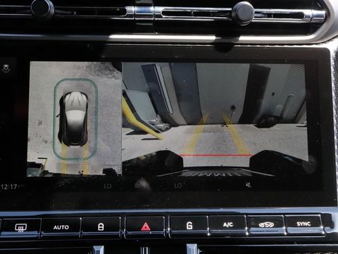 Used 2025 Aston Martin V8 Vantage Coupe image 20