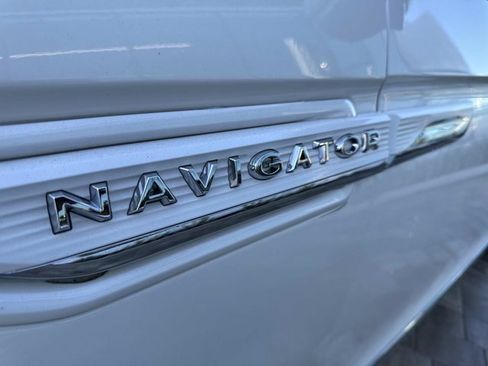 Certified 2024 Lincoln Navigator L Reserve image 9