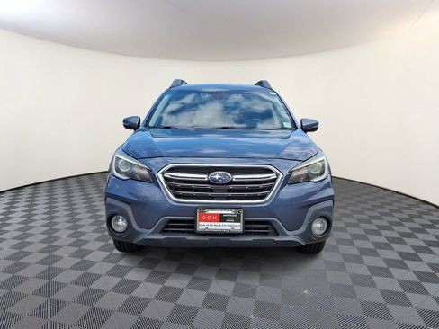 Used 2018 Subaru Outback 3.6R Limited AWD/4WD image 3