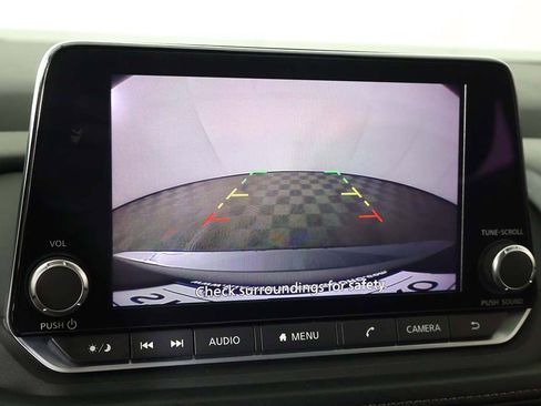 Used 2024 Nissan Rogue SV FWD image 42