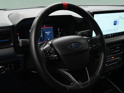 Used 2025 Ford Maverick Lobo AWD/4WD image 18