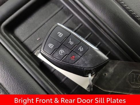 Used 2021 Chevrolet Suburban LT image 16