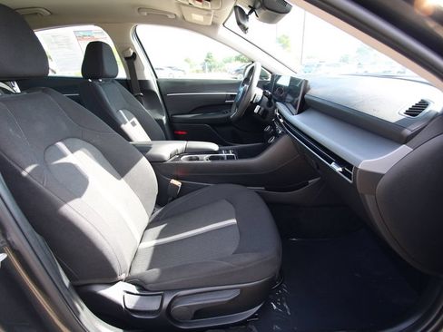Used 2025 Hyundai Sonata SEL FWD image 8