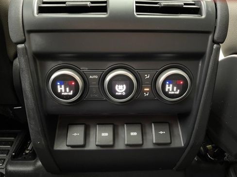 Used 2020 Land Rover Defender 110 S image 25