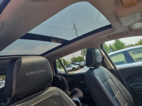 Used 2019 GMC Terrain Denali w/ GMC Pro Grade Package AWD/4WD image 3