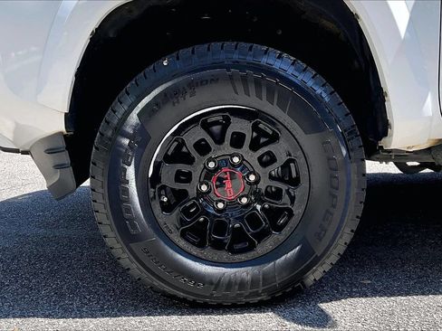 Used 2022 Toyota Tacoma SR5 AWD/4WD image 33