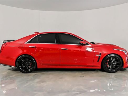 Used 2019 Cadillac CTS V w/ Carbon Fiber Package RWD image 12