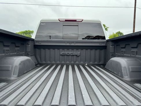 Used 2021 GMC Sierra 1500 AT4 w/ AT4 Preferred Package AWD/4WD image 13