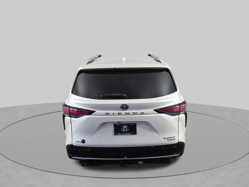 Used 2021 Toyota Sienna Platinum AWD/4WD image 41