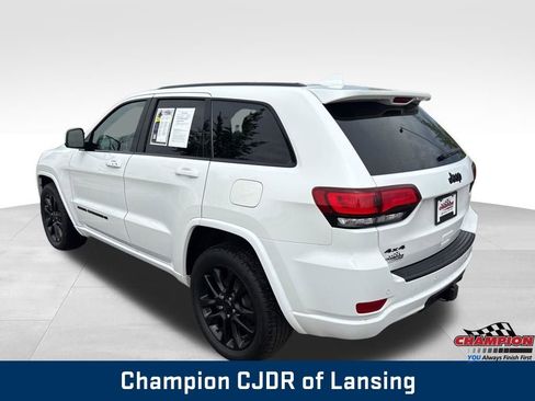 Used 2022 Jeep Grand Cherokee Laredo X AWD/4WD image 5
