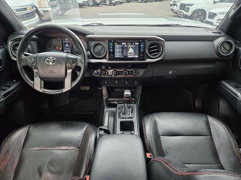 Used 2017 Toyota Tacoma TRD Sport w/ Tow Package (A/T) AWD/4WD image 27