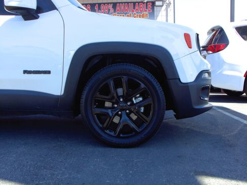Used 2018 Jeep Renegade Altitude image 10