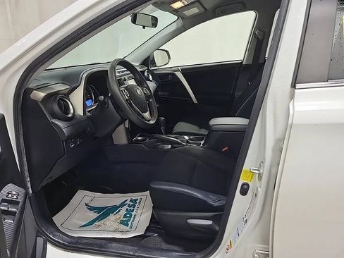 Used 2015 Toyota RAV4 LE AWD/4WD image 10