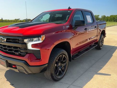 Used 2024 Chevrolet Silverado 1500 LT Trail Boss w/ Protection Package image 4