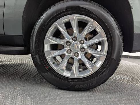 Used 2023 Chevrolet Suburban Premier image 34