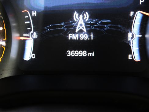 Used 2023 Jeep Compass Limited AWD/4WD image 10