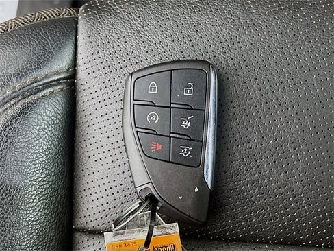 Used 2023 Chevrolet Suburban High Country image 33