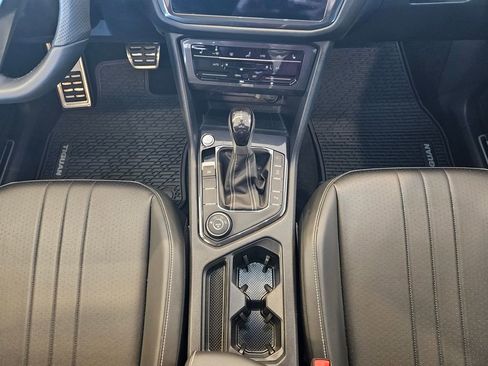 Used 2024 Volkswagen Tiguan SE R-Line AWD/4WD image 19