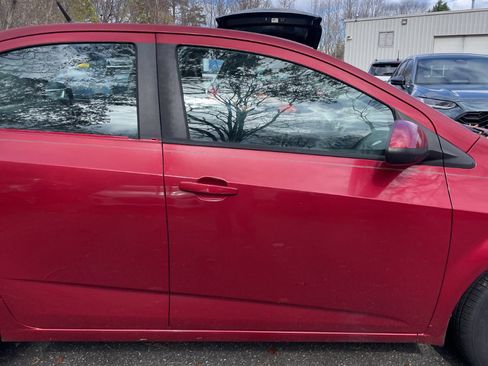 Used 2012 Chevrolet Sonic LS image 7