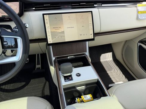 New 2026 Land Rover Range Rover SE AWD/4WD image 14