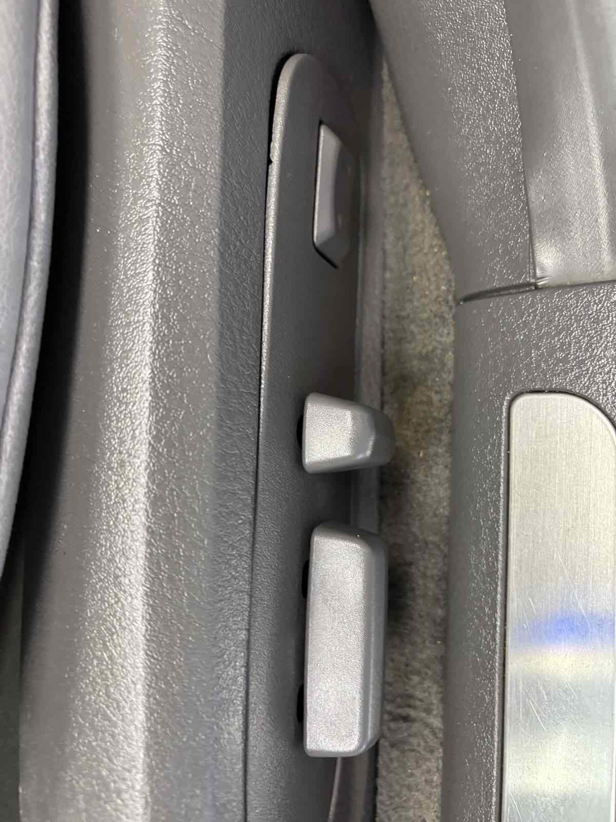 Used 2000 Lincoln LS RWD image 18