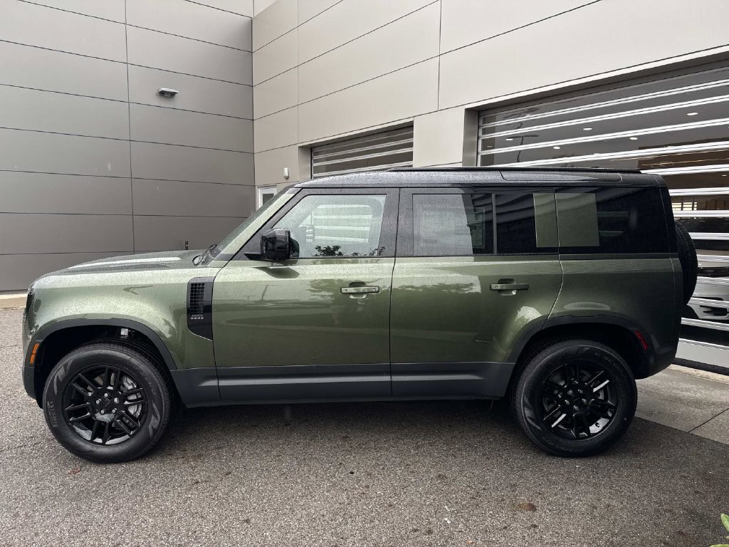 New 2026 Land Rover Defender 110 S AWD/4WD image 4