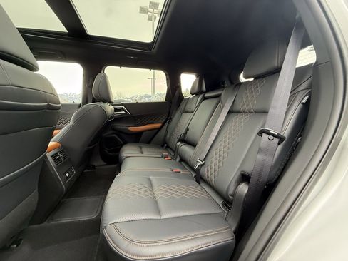 Used 2025 Mitsubishi Outlander SEL image 25