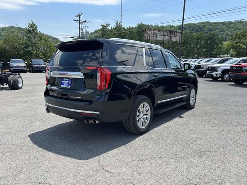 Used 2024 GMC Yukon Denali RWD image 3