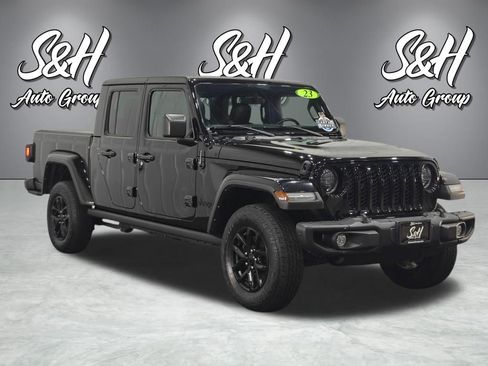 Used 2023 Jeep Gladiator Sport AWD/4WD image 2