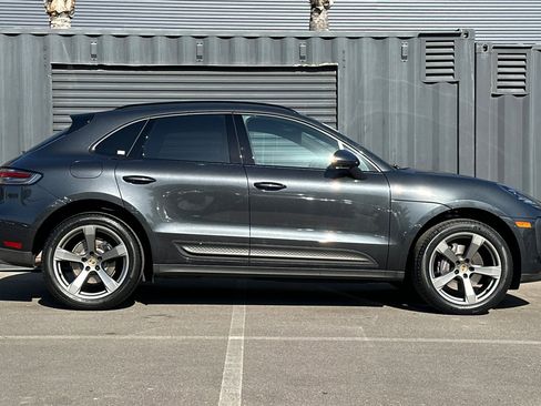 Certified 2023 Porsche Macan image 9