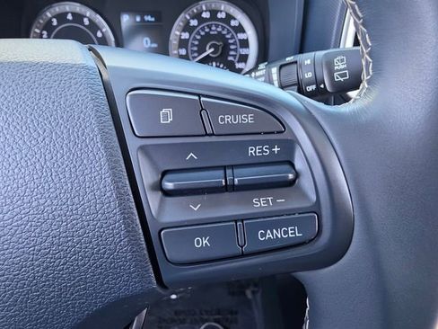 Used 2020 Hyundai Venue FWD image 16
