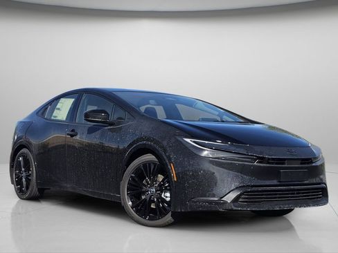 New 2026 Toyota Prius Plug-In Hybrid FWD image 2