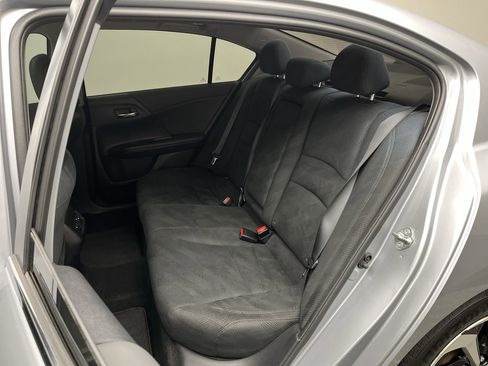 Used 2017 Honda Accord EX image 11