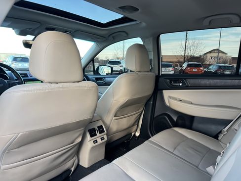 Used 2017 Subaru Outback 3.6R Limited image 23